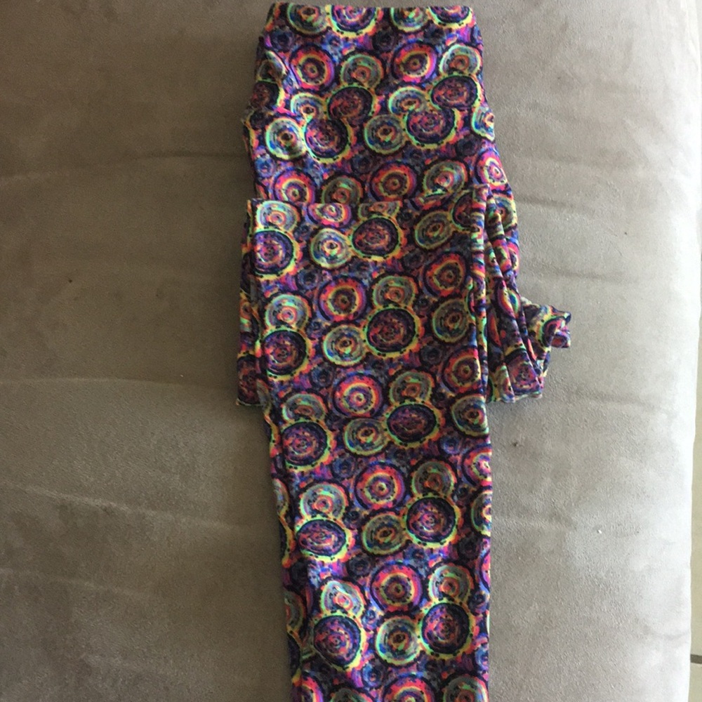Lularoe Leggings in mint condition. One size.